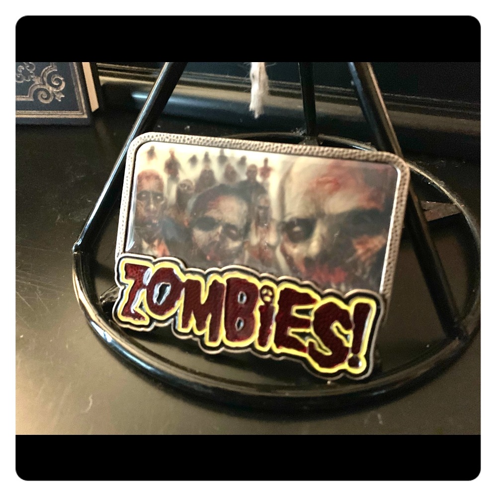 Removable belt buckle “Zombies” 🧟‍♀️